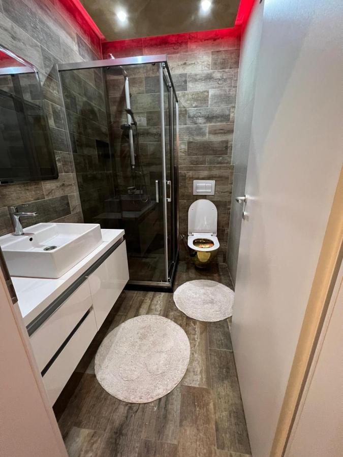 Luxurious Apartment With City View 프리슈티나 외부 사진