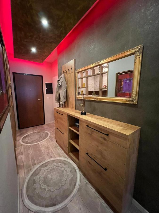 Luxurious Apartment With City View 프리슈티나 외부 사진